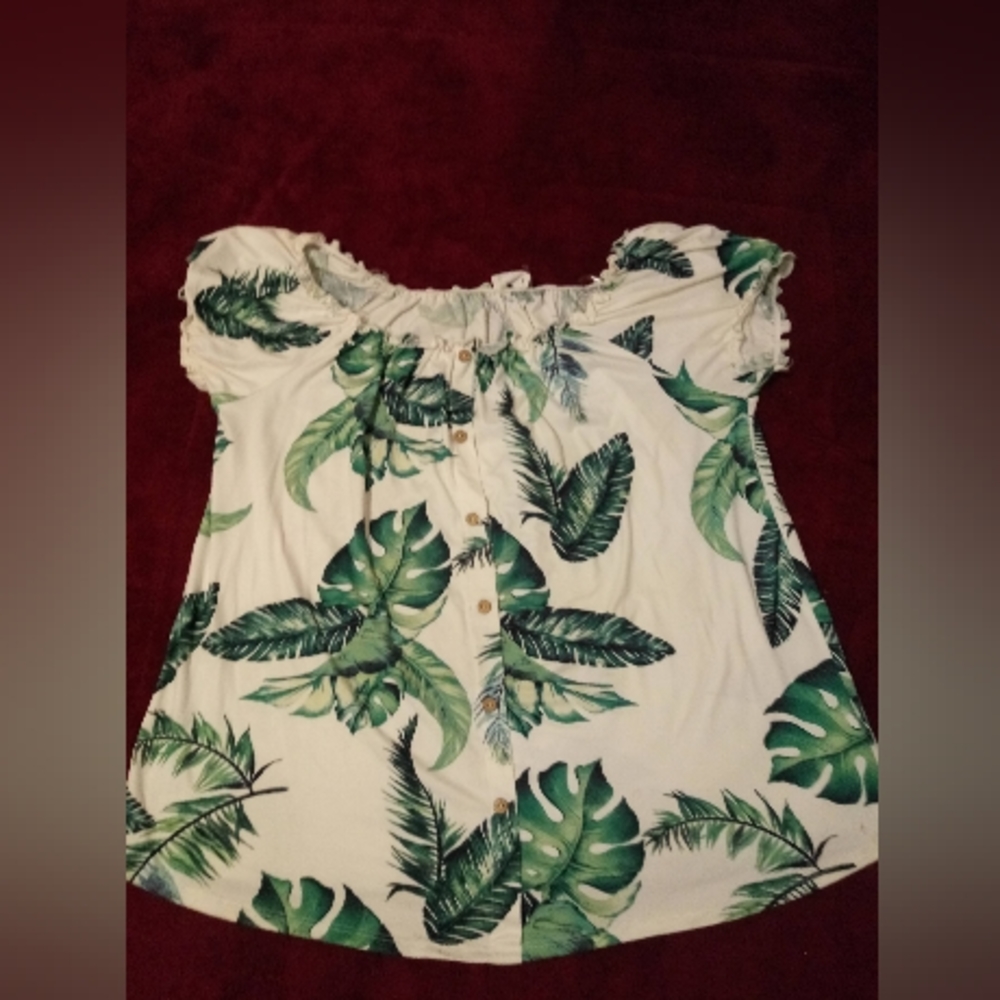 Trendy IS Off White w Green Leaf Print Top/Size 3XLg